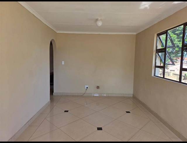 3 BEDROOM HOUSE FOR SALE IN NEWLANDS WEST